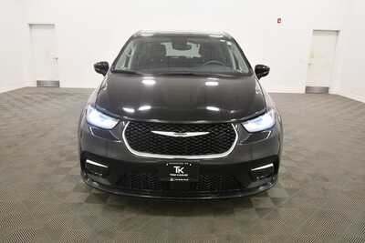 2024 Chrysler Pacifica, $25999. Photo 11