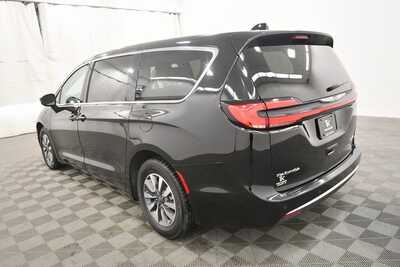2024 Chrysler Pacifica, $25999. Photo 5