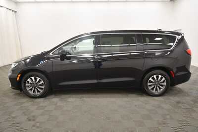 2024 Chrysler Pacifica, $26499. Photo 4