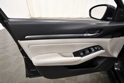 2021 Nissan Altima, $18999. Photo 12