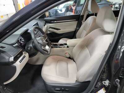 2021 Nissan Altima, $19009. Photo 3