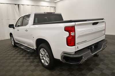 2022 Chevrolet 1500 Crew Cab, $40499. Photo 5