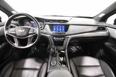 2022 Cadillac XT5, $30999. Photo 3