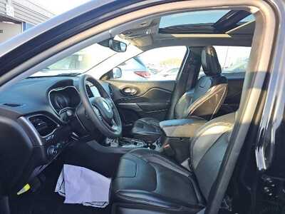 2022 Jeep Cherokee, $26097. Photo 3