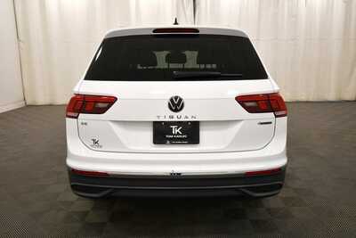 2022 Volkswagen Tiguan, $21999. Photo 6