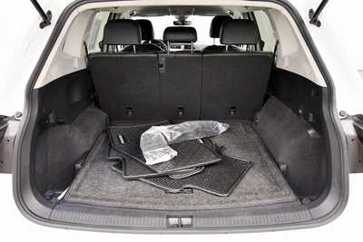 2022 Volkswagen Tiguan, $21999. Photo 7