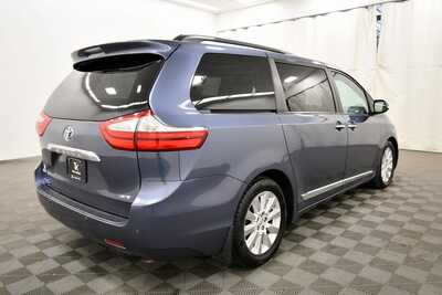 2015 Toyota Sienna, $18499. Photo 8