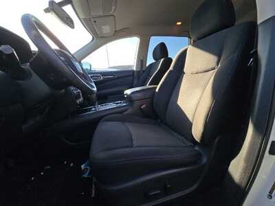 2020 Nissan Pathfinder, $17315. Photo 3