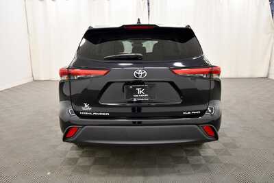 2020 Toyota Highlander, $28899. Photo 6