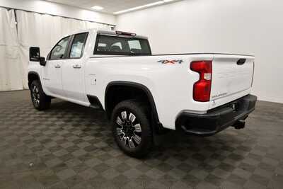 2020 Chevrolet 2500 Ext Cab, $32799. Photo 5