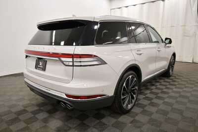 2020 Lincoln Aviator, $28495. Photo 8