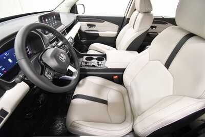 2026 Honda Pilot, $49219. Photo 12