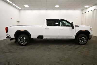 2023 GMC 2500 Crew Cab, $47629. Photo 9