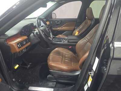 2021 Lincoln Aviator, $37670. Photo 3