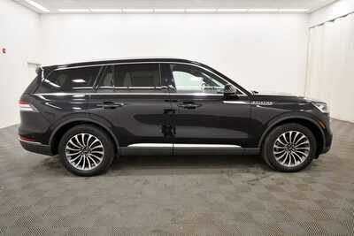 2021 Lincoln Aviator, $37495. Photo 9