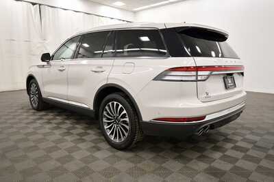 2022 Lincoln Aviator, $35352. Photo 5