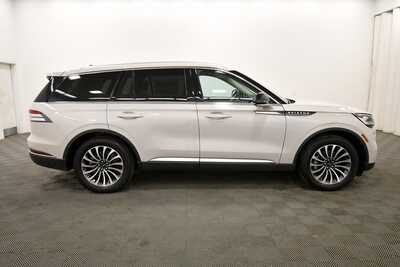 2022 Lincoln Aviator, $35352. Photo 9