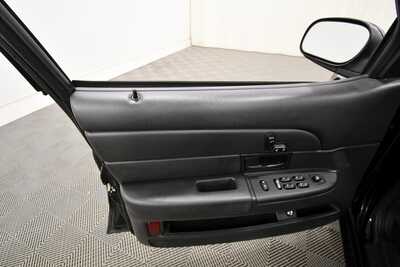 2007 Ford Crown Victoria, $18299. Photo 12