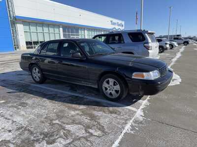 2007 Ford Crown Victoria, $18999. Photo 2