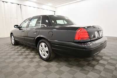 2007 Ford Crown Victoria, $18299. Photo 5