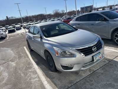 2013 Nissan Altima, $7999. Photo 2