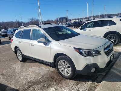 2018 Subaru Outback, $14999. Photo 2