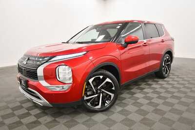 2024 Mitsubishi Outlander, $24137. Photo 2