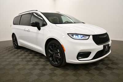 2024 Chrysler Pacifica, $30899. Photo 10