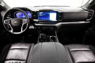 2023 Chevrolet 1500 Crew Cab, $38195. Photo 3