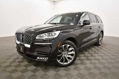 2023 Lincoln Aviator, $44937. Photo 2