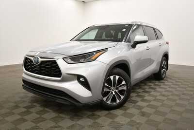 2022 Toyota Highlander, $32775. Photo 2