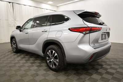 2022 Toyota Highlander, $32775. Photo 5
