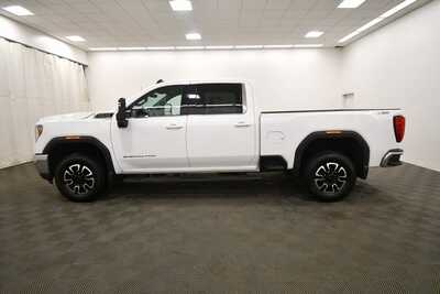 2020 GMC 2500 Crew Cab, $37999. Photo 4