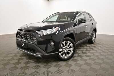 2019 Toyota RAV4, $26885. Photo 2
