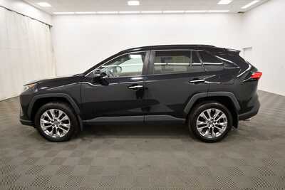 2019 Toyota RAV4, $26885. Photo 4