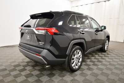 2019 Toyota RAV4, $26885. Photo 8