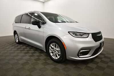 2024 Chrysler Pacifica, $28995. Photo 10