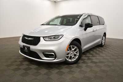 2024 Chrysler Pacifica, $28995. Photo 2