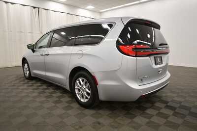 2024 Chrysler Pacifica, $28995. Photo 5