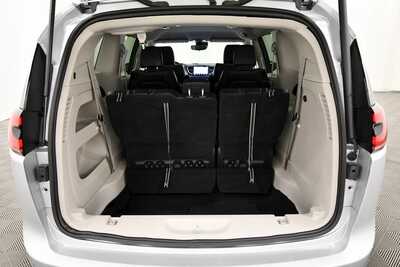 2024 Chrysler Pacifica, $28995. Photo 7