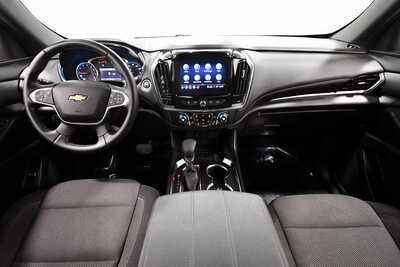 2023 Chevrolet Traverse, $31795. Photo 3