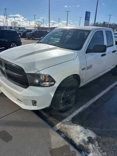 2015 RAM 1500 Crew Cab, $17395. Photo 2