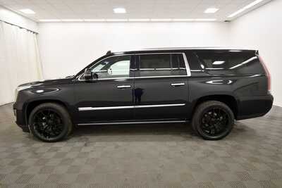 2018 Cadillac Escalade ESV, $27995. Photo 4