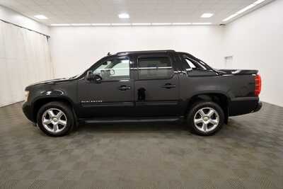 2011 Chevrolet Avalanche, $15495. Photo 4