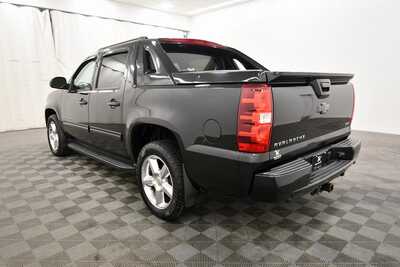 2011 Chevrolet Avalanche, $15495. Photo 5