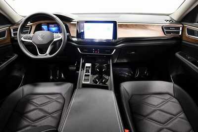 2025 Volkswagen Atlas, $36999. Photo 3