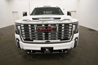 2024 GMC 2500 Crew Cab, $68995. Photo 11