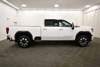 2024 GMC 2500 Crew Cab, $68995. Photo 9