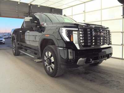 2024 GMC 2500 Crew Cab, $68981. Photo 2