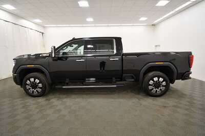 2024 GMC 2500 Crew Cab, $67299. Photo 4